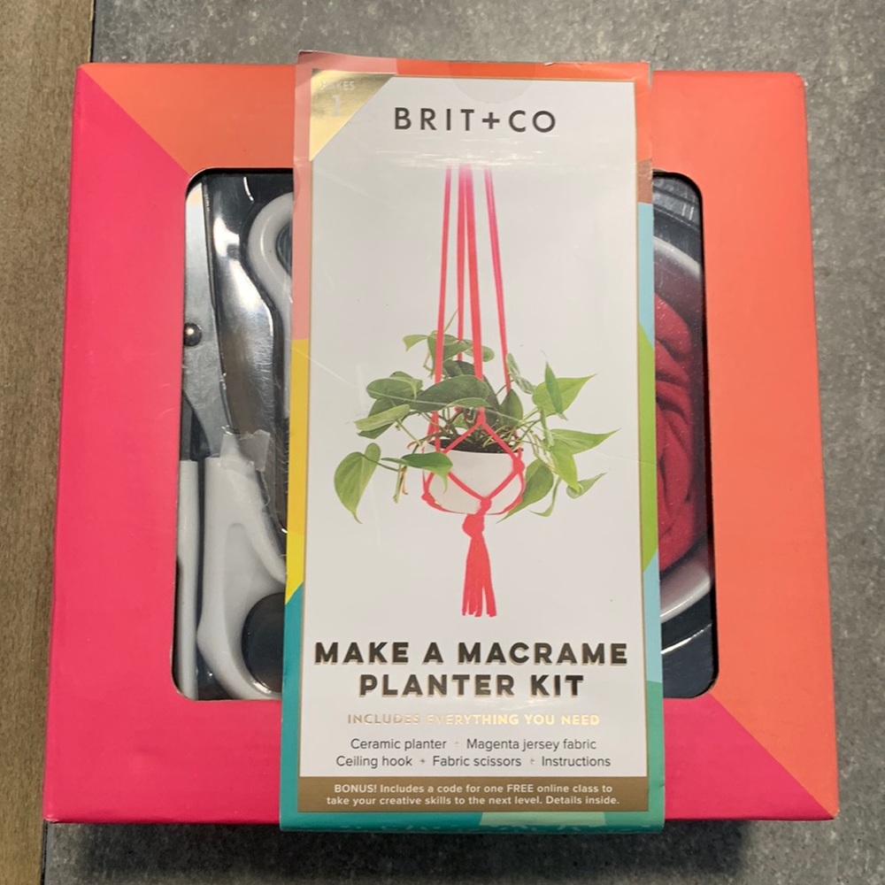 Brit & Co Macrame planter kit NIB